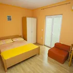 Apartments Makarska
